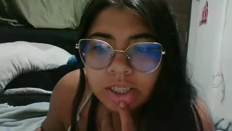 Snapshot of kimmy_kimmy_ chatting on 12-30-24, 04:53 Kimmy online show from 12-30-24, 04:53