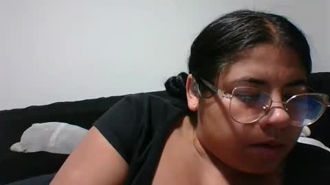 Snapshot of kimmy_kimmy_ chatting on 01-21-25, 01:29 Kimmy online show from 01-21-25, 01:29