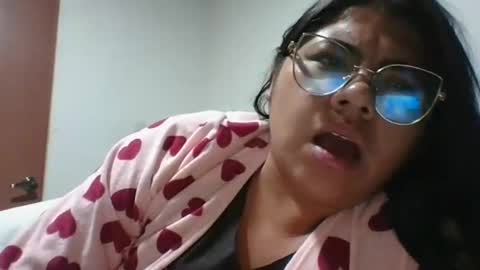 Snapshot of kimmy_kimmy_ chatting on 02-11-25, 04:01 Kimmy online show from 02-11-25, 04:01