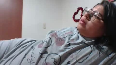 Snapshot of kimmy_kimmy_ chatting on 02-12-25, 04:33 Kimmy online show from 02-12-25, 04:33