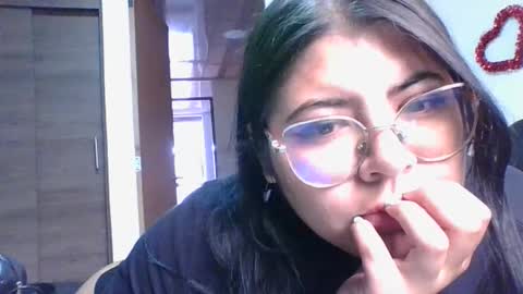 Snapshot of kimmy_kimmy_ chatting on 02-14-25, 05:57 Kimmy online show from 02-14-25, 05:57