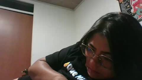 Snapshot of kimmy_kimmy_ chatting on 02-19-25, 01:40 Kimmy online show from 02-19-25, 01:40