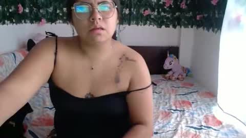 Snapshot of kimmy_kimmy_ chatting on 11-19-25, 05:13 Kimmy online show from 11-19-25, 05:13