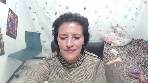 Kimmy online show from 12-31-24, 04:38