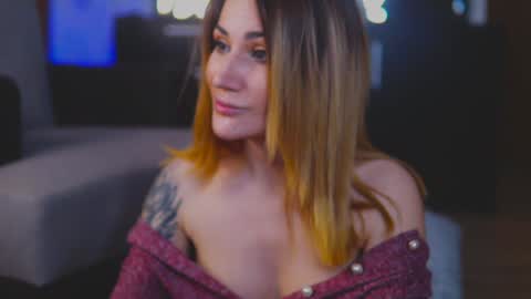 KimSkye online show from 01-21-25, 06:11