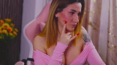 Snapshot of kimskye chatting on 02-13-25, 03:03 KimSkye online show from 02-13-25, 03:03