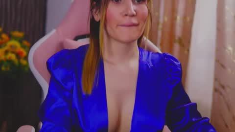 KimSkye online show from 02-21-25, 07:12