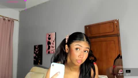 Snapshot of kimtayloor chatting on 09-12-25, 07:36 Kim online show from 09-12-25, 07:36