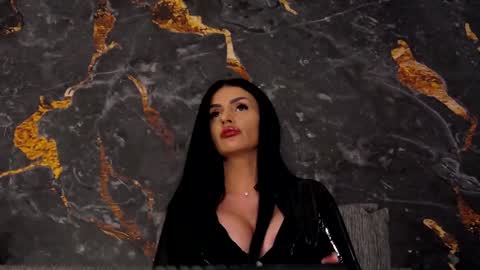 Snapshot of kimwilmes chatting on 12-19-24, 05:50 Kim Wilmes online show from 12-19-24, 05:50