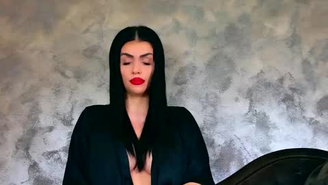 Kim Wilmes online show from 04-24-26, 01:24