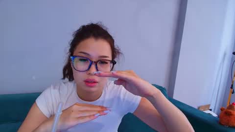 Kimi online show from 07-18-26, 03:22