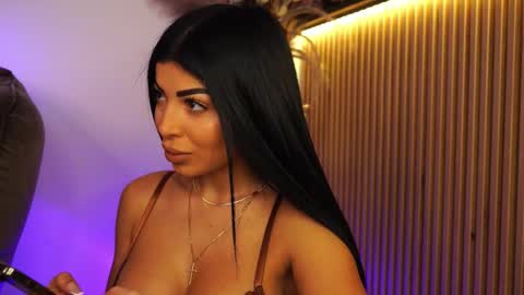 Snapshot of kimybroox chatting on 10-05-25, 07:45 Andreea online show from 10-05-25, 07:45