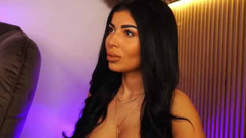 Snapshot of kimybroox chatting on 01-18-26, 11:30 Andreea online show from 01-18-26, 11:30