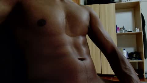 Snapshot of kinda_horny_right_now chatting on 10-05-25, 01:31 Isaac online show from 10-05-25, 01:31