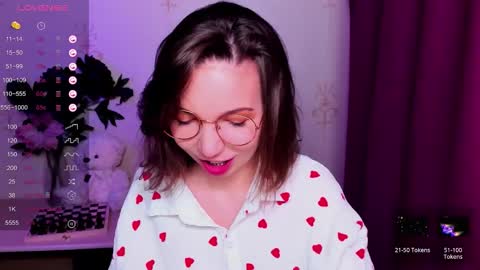 Hazel online show from 03-18-26, 06:33