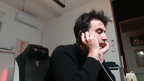 Snapshot of king7045 chatting on 12-23-24, 08:00 king7045 online show from 12-23-24, 08:00