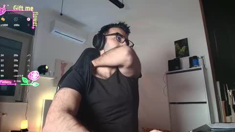 Snapshot of king7045 chatting on 12-14-25, 10:36 king7045 online show from 12-14-25, 10:36