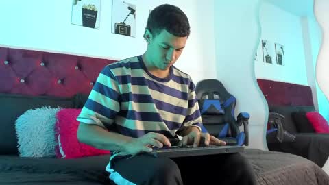 Snapshot of king_ares1 chatting on 05-14-26, 11:06 king_ares1 online show from 05-14-26, 11:06