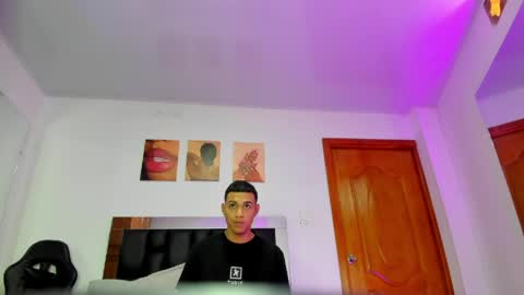 Snapshot of king_ares1 chatting on 05-18-26, 04:02 king_ares1 online show from 05-18-26, 04:02