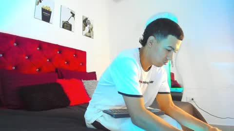 Snapshot of king_ares1 chatting on 05-26-26, 11:17 king_ares1 online show from 05-26-26, 11:17