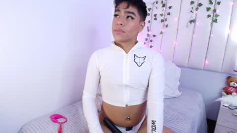 king  help me reach 100 likes online show from 01-03-25, 01:59