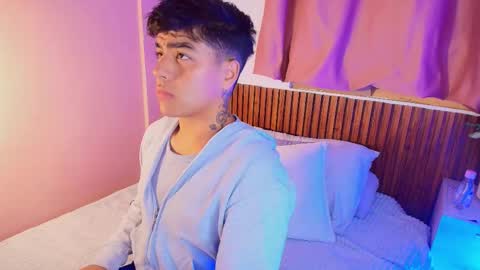 Snapshot of king_azahell chatting on 12-18-25, 03:12 king help me reach 100 likes online show from 12-18-25, 03:12