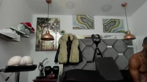 Snapshot of king_fitt_ chatting on 01-28-25, 05:14 HOT MEN BLACK online show from 01-28-25, 05:14