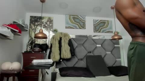 Snapshot of king_fitt_ chatting on 02-08-25, 10:18 HOT MEN BLACK online show from 02-08-25, 10:18