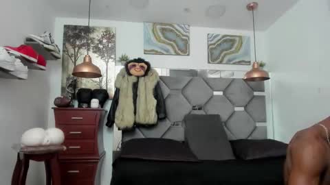 HOT MEN BLACK online show from 11-13-25, 12:15