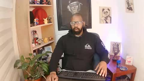 Snapshot of king_mallik chatting on 10-21-25, 01:34 Malik  online show from 10-21-25, 01:34