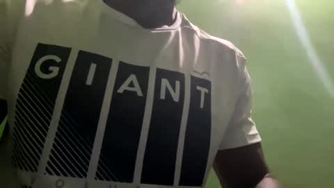 Snapshot of kingdavidmaster chatting on 03-01-25, 11:37 King online show from 03-01-25, 11:37