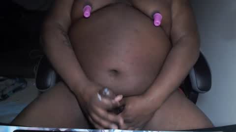 Snapshot of kinggrizzom chatting on 03-08-26, 01:25 Tyrell online show from 03-08-26, 01:25