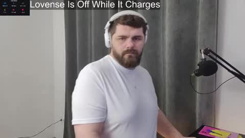 Snapshot of kingmarti chatting on 12-14-25, 10:31 Marti online show from 12-14-25, 10:31