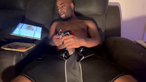 Snapshot of kingofkingz74 chatting on 11-27-25, 04:03 kingofkingz74 online show from 11-27-25, 04:03