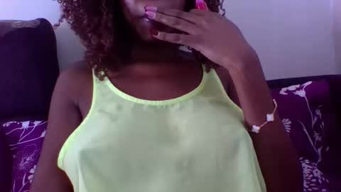 Snapshot of kingrena chatting on 11-20-25, 08:14 Rena-sexy online show from 11-20-25, 08:14