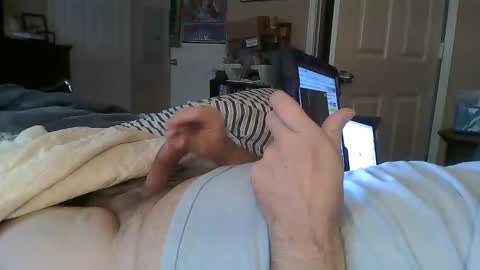 Snapshot of kingtongue10 chatting on 12-24-24, 02:01 kingtongue10 online show from 12-24-24, 02:01