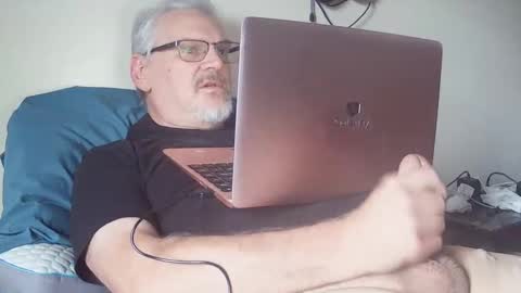 Snapshot of kingtongue10 chatting on 11-22-25, 07:46 kingtongue10 online show from 11-22-25, 07:46