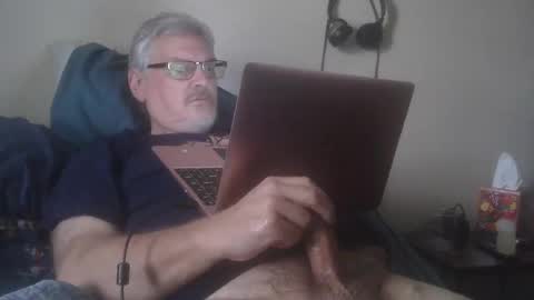 Snapshot of kingtongue10 chatting on 02-17-26, 10:05 kingtongue10 online show from 02-17-26, 10:05