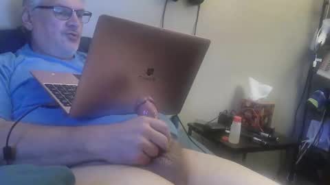 Snapshot of kingtongue10 chatting on 03-10-26, 11:10 kingtongue10 online show from 03-10-26, 11:10