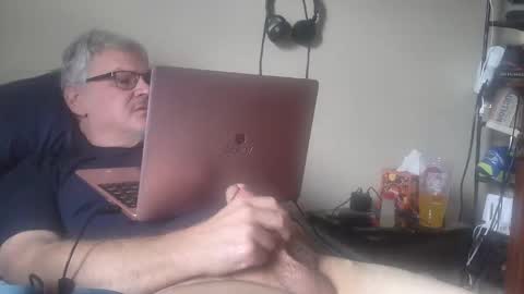 Snapshot of kingtongue10 chatting on 03-11-26, 07:31 kingtongue10 online show from 03-11-26, 07:31