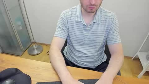 Snapshot of kinksubbydubby chatting on 10-06-25, 05:43 kinksubbydubby online show from 10-06-25, 05:43