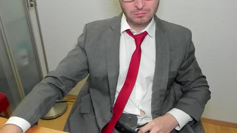 Snapshot of kinksubbydubby chatting on 11-27-25, 11:29 kinksubbydubby online show from 11-27-25, 11:29