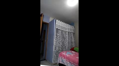 Snapshot of kinky_eli_ chatting on 12-05-25, 05:20 kinky_eli_ online show from 12-05-25, 05:20