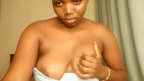 Lola online show from 09-24-25, 01:09