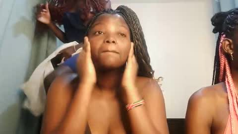 Lola online show from 11-06-25, 10:27