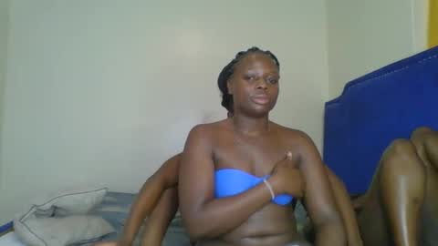 Snapshot of kinky_roey chatting on 02-05-25, 11:12 kinky_roey online show from 02-05-25, 11:12