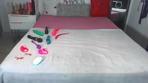 KinyBunz online show from 11-19-25, 02:00