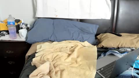 Snapshot of kinkyguy323232 chatting on 12-07-24, 12:24 Kinkyguy323232 online show from 12-07-24, 12:24