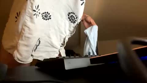 Snapshot of kinkyguy9883 chatting on 10-21-25, 07:53 kinkyguy9883 online show from 10-21-25, 07:53