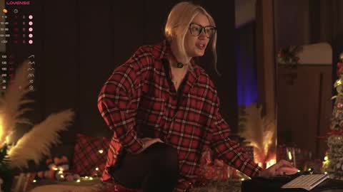 kinkylina_ online show from 01-01-25, 11:16